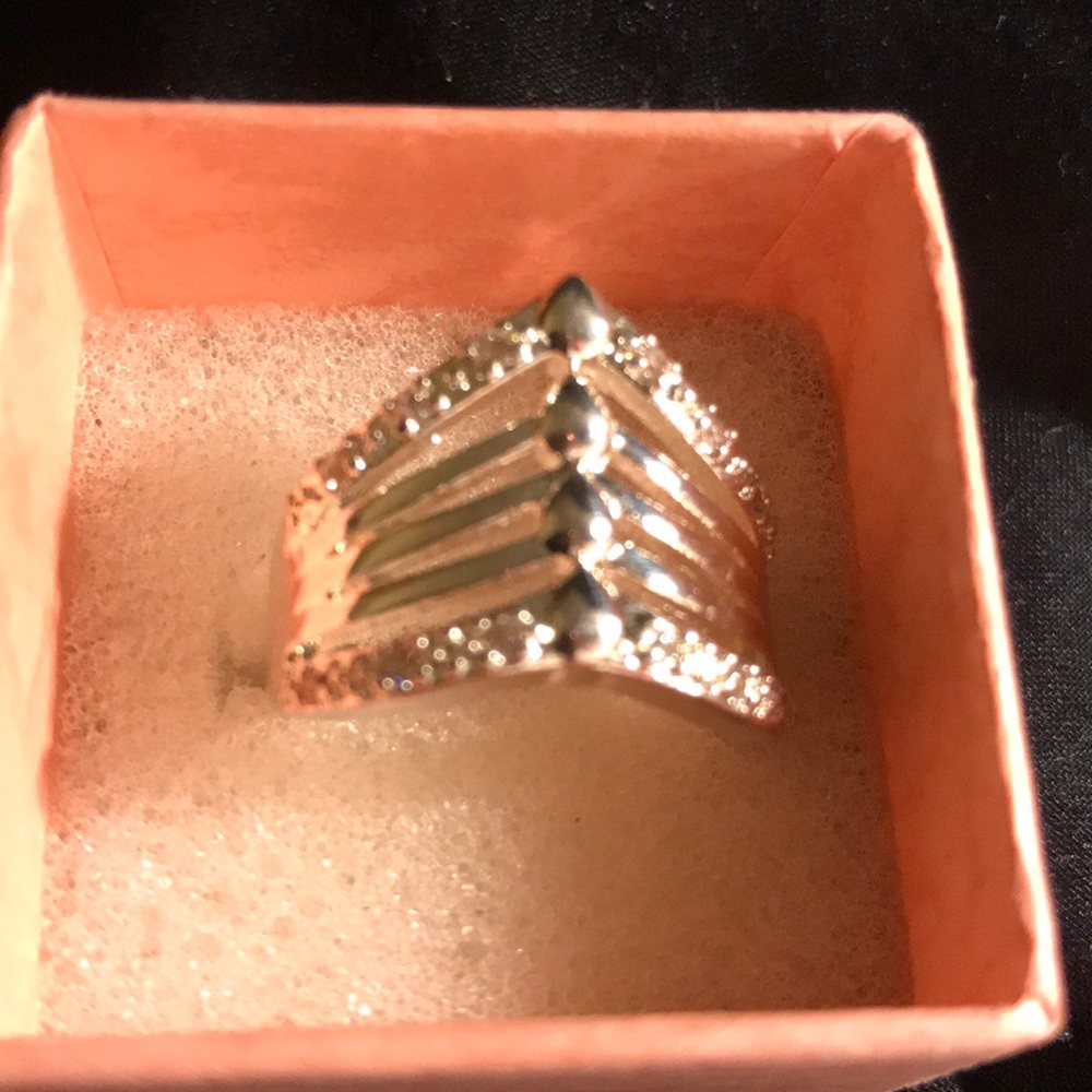 Women’s size 7 solid solid ring - Picture 2 of 4